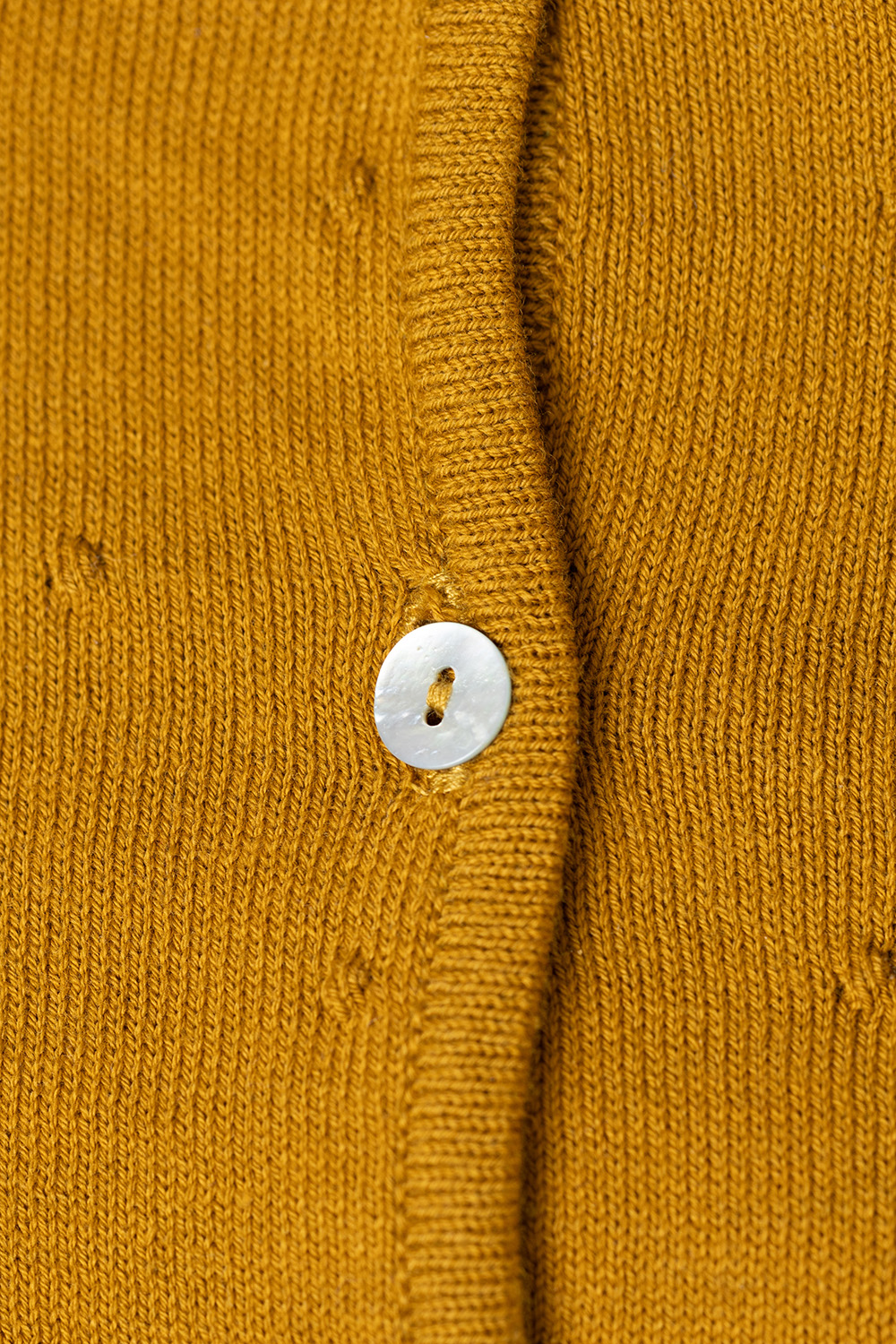 1855-1-zisuki-zenski-kardigan-na-okrugli-izrez-od-pamuka-senf-womans-cardigan-o-neck-cotton-mustard